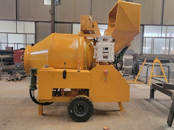 礦用濕噴臺(tái)車(chē)，礦用混凝土泵，礦用攪拌機(jī)發(fā)貨